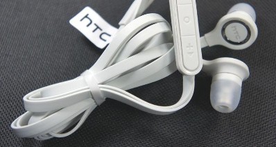 Tai nghe HTC màu trắng